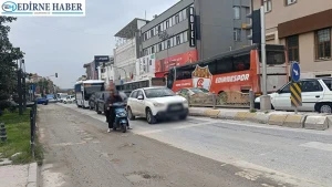 Edirne’nin vitrini bu mu? Çarşı merkezinde yol alarm veriyor