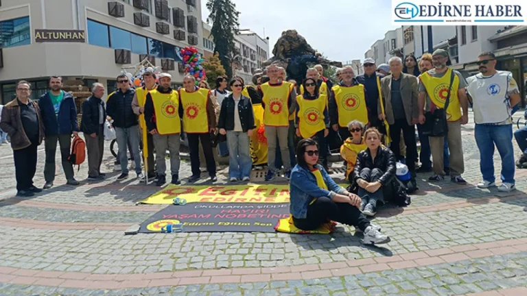 Eğitim-Sen Edirne Şubesi üyeleri silahlı saldırıları protesto etti
