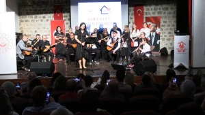 Koruyucu aile tanıtımı türküler eşliğinde yapıldı