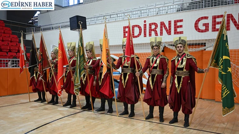 Yürüyüşe katılacak temsili askerler son provalarını yaptı