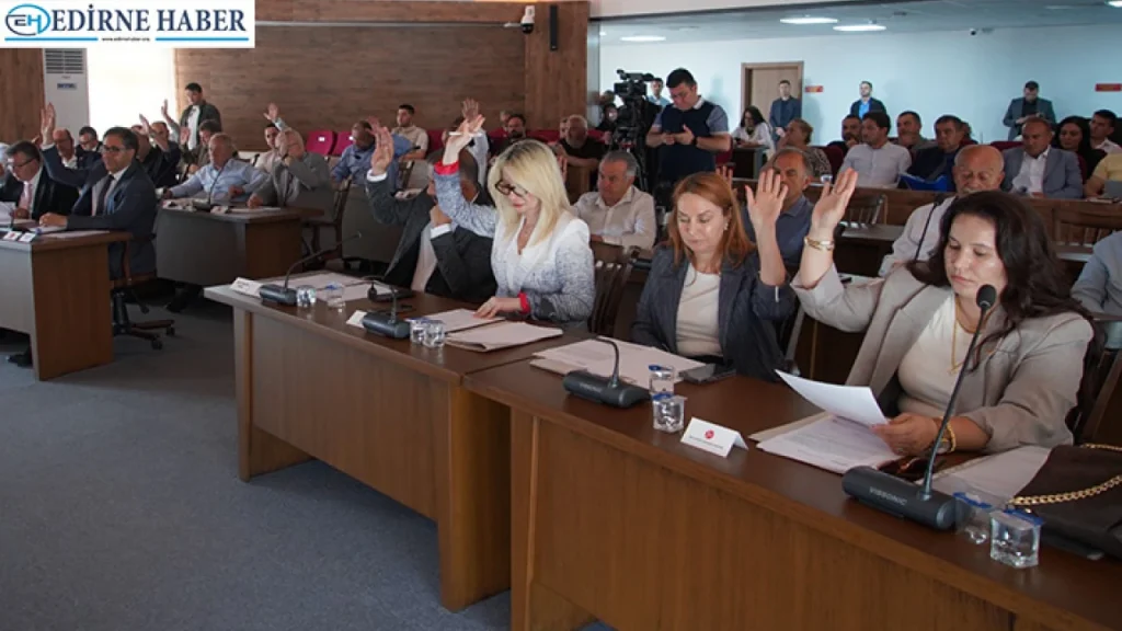 Belediye Meclisi’nde taksi ücretlerine zam önergesi