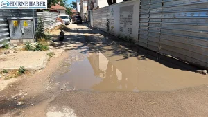 Tarihi semtte günlerdir süren altyapı sorunu çözüm bekliyor